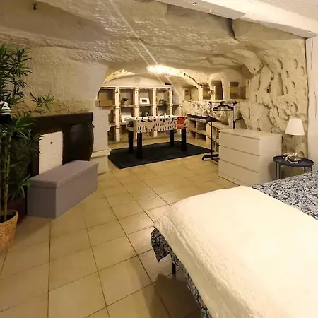 Maison Semi-Troglodyte Avec 4 Velos Rochecorbon Exterior foto