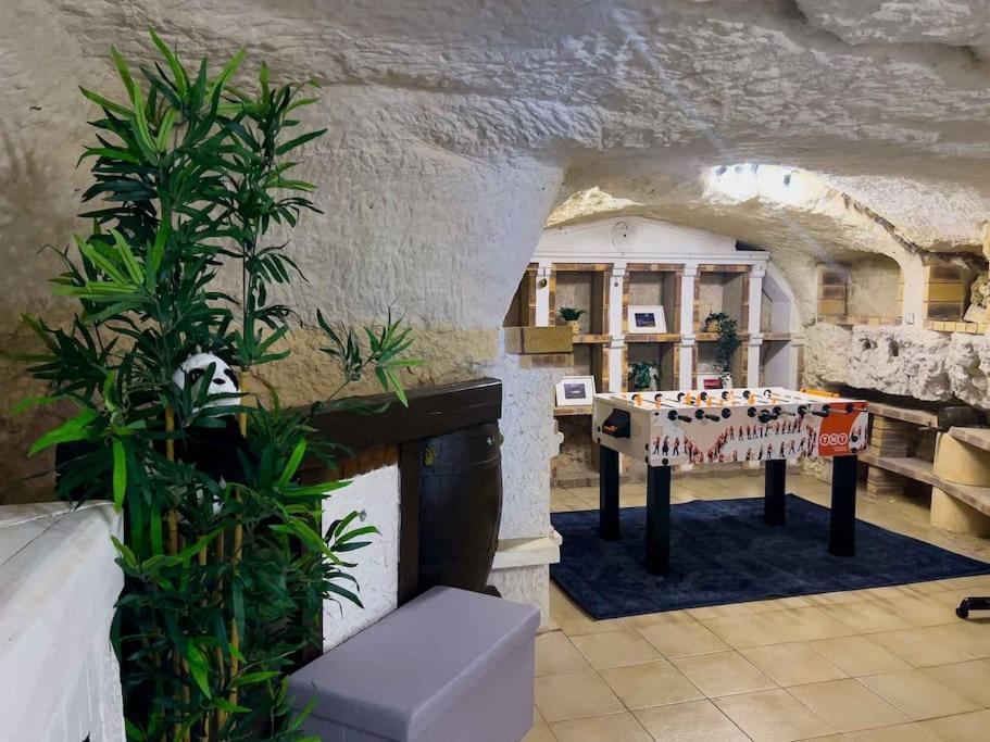 Maison Semi-troglodyte Avec 4 Velos *